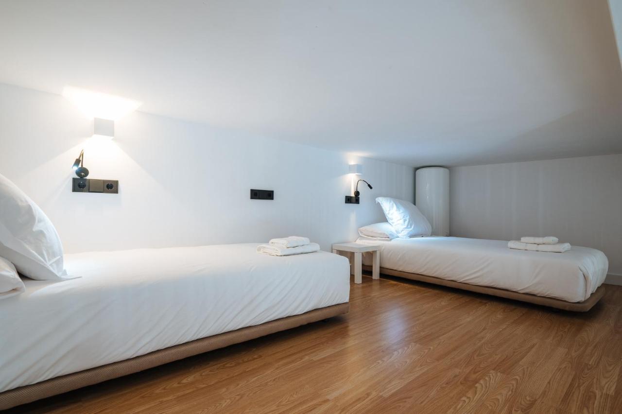 Montevideo 6 * Seville